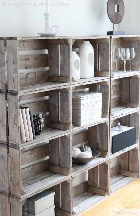 Forrás: https://cityclecticdesign.wordpress.com/2011/10/03/upcycle-box-crates-into-shelving-unit/